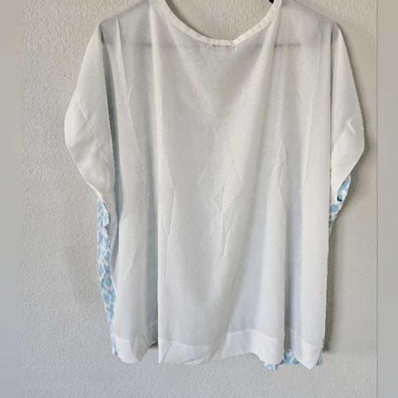 Gap blouse women large short sleeve Geometric pattern blue white flowy… - Picture 3 of 10